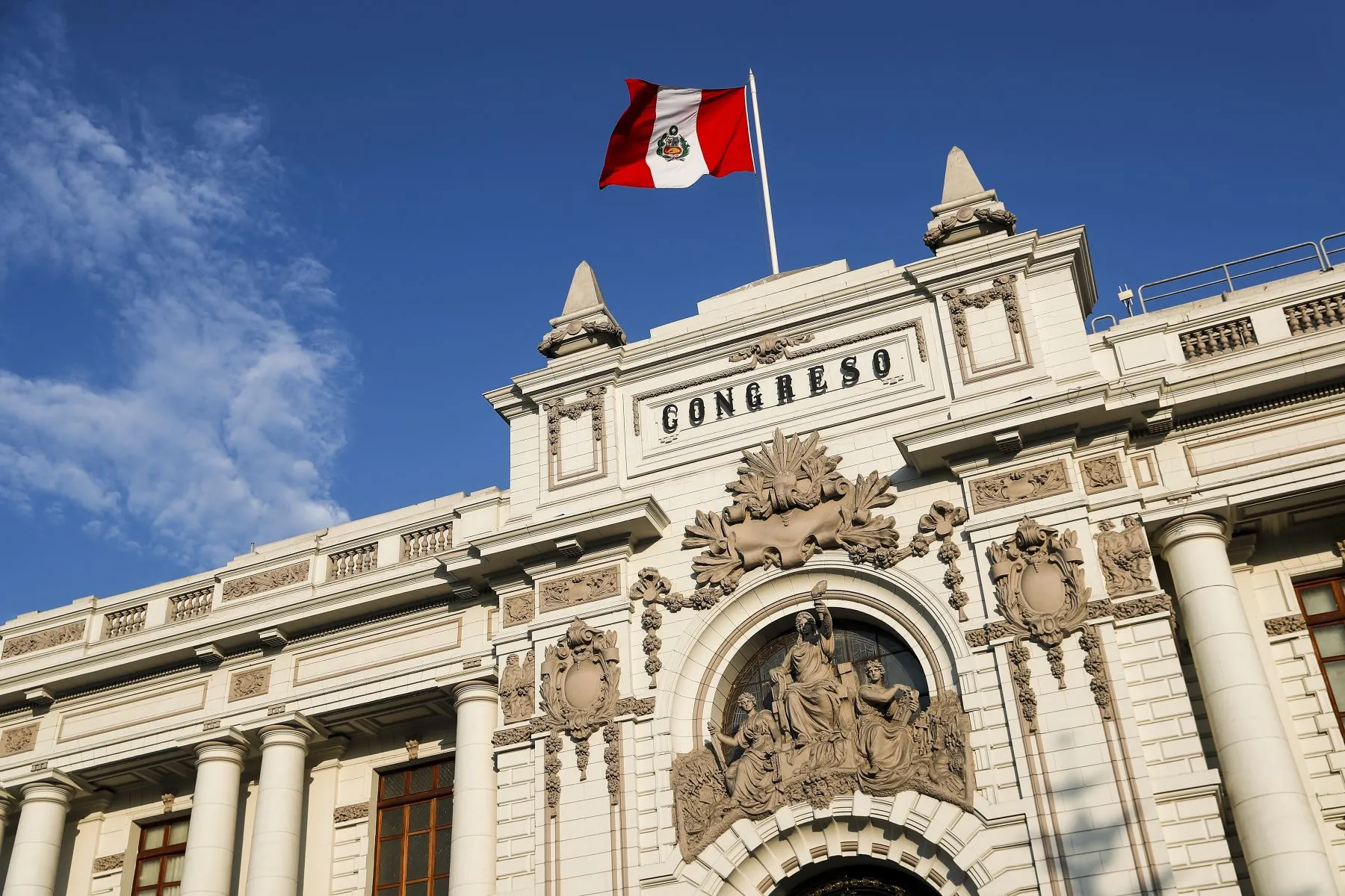 Congreso aprueba proyecto de ley para el control del tabaco y la nicotina